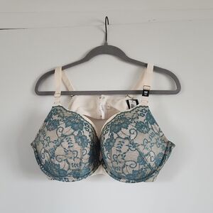 Elegant Lace Underwire Bra in Teal and Cream